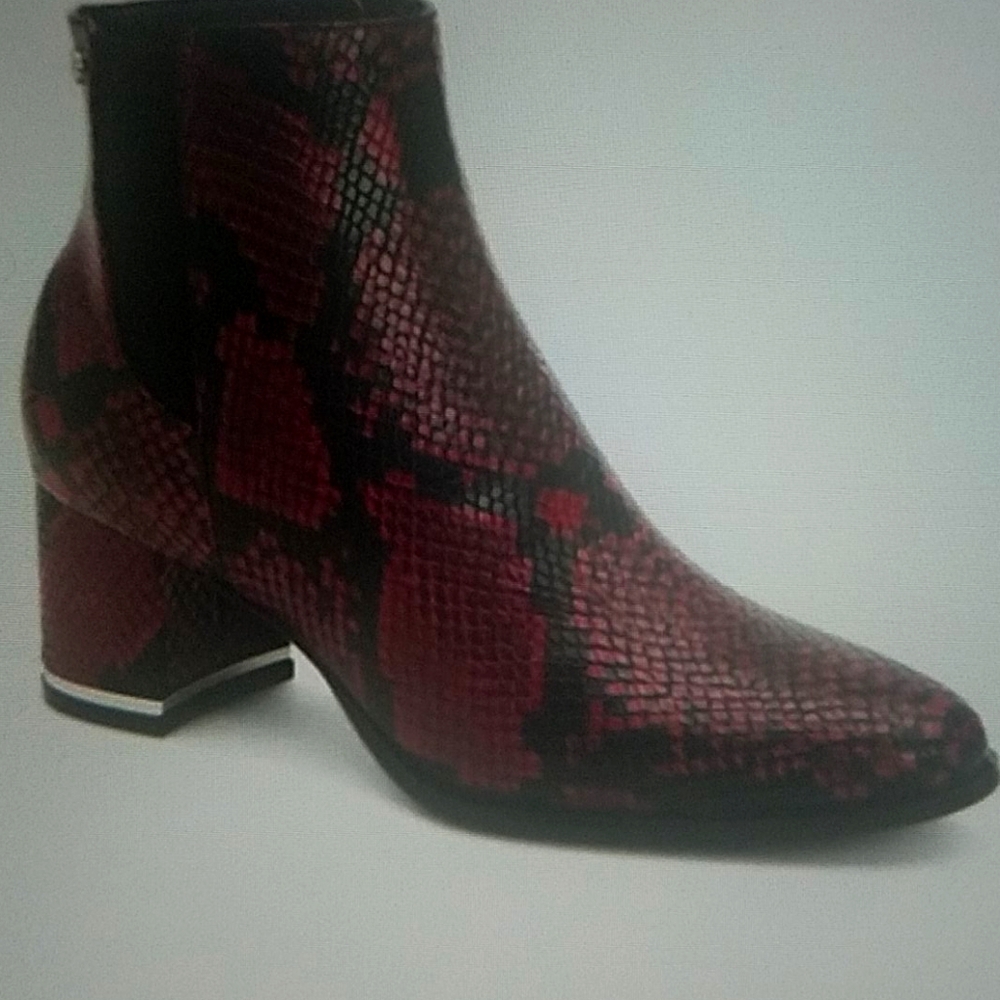 Calvin Klein Fioranna Booties